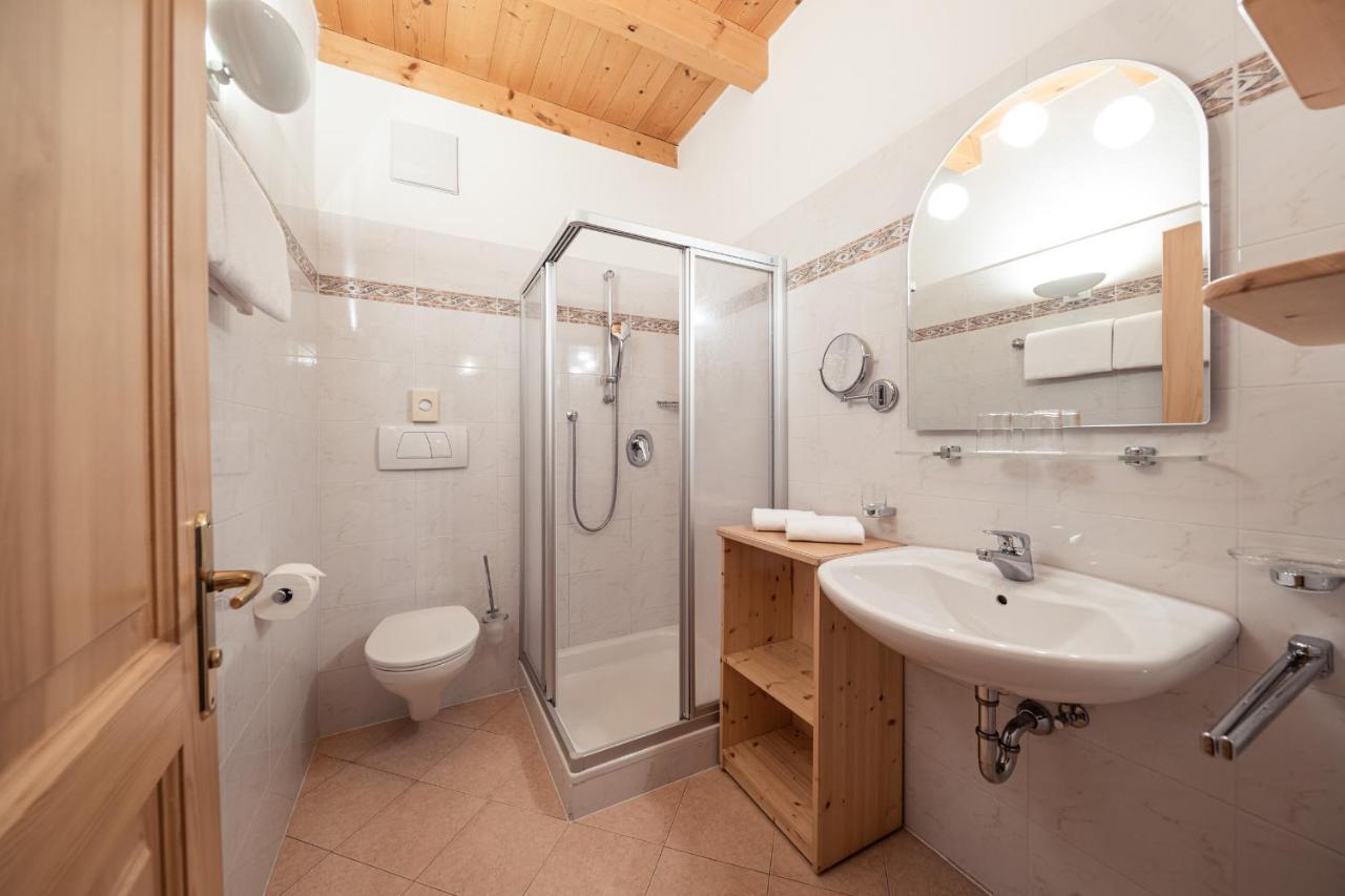 Hotel Torgglhof Caldaro Room photo