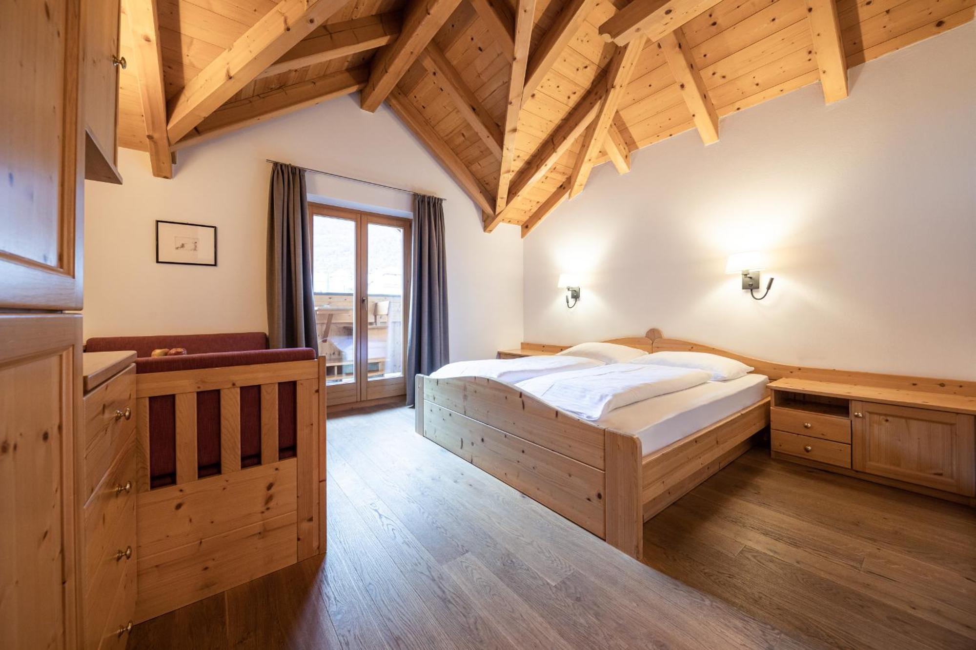 Hotel Torgglhof Caldaro Room photo